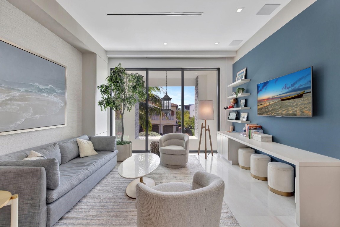 2707 Sea Is Fort Lauderdale, FL 33301