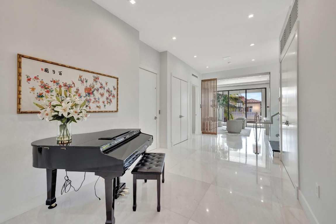 2707 Sea Is Fort Lauderdale, FL 33301