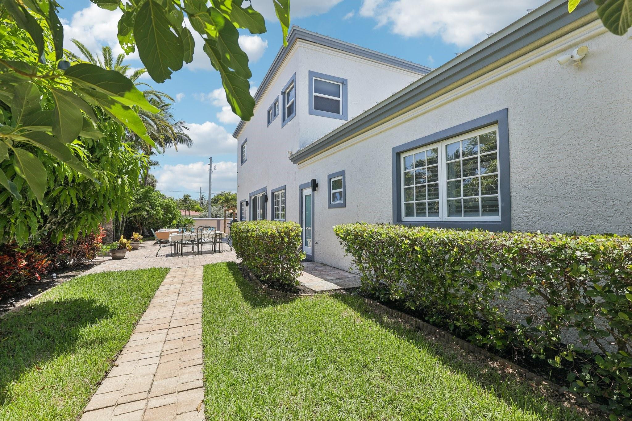 3900 NE 23rd Lighthouse Point, FL 33064