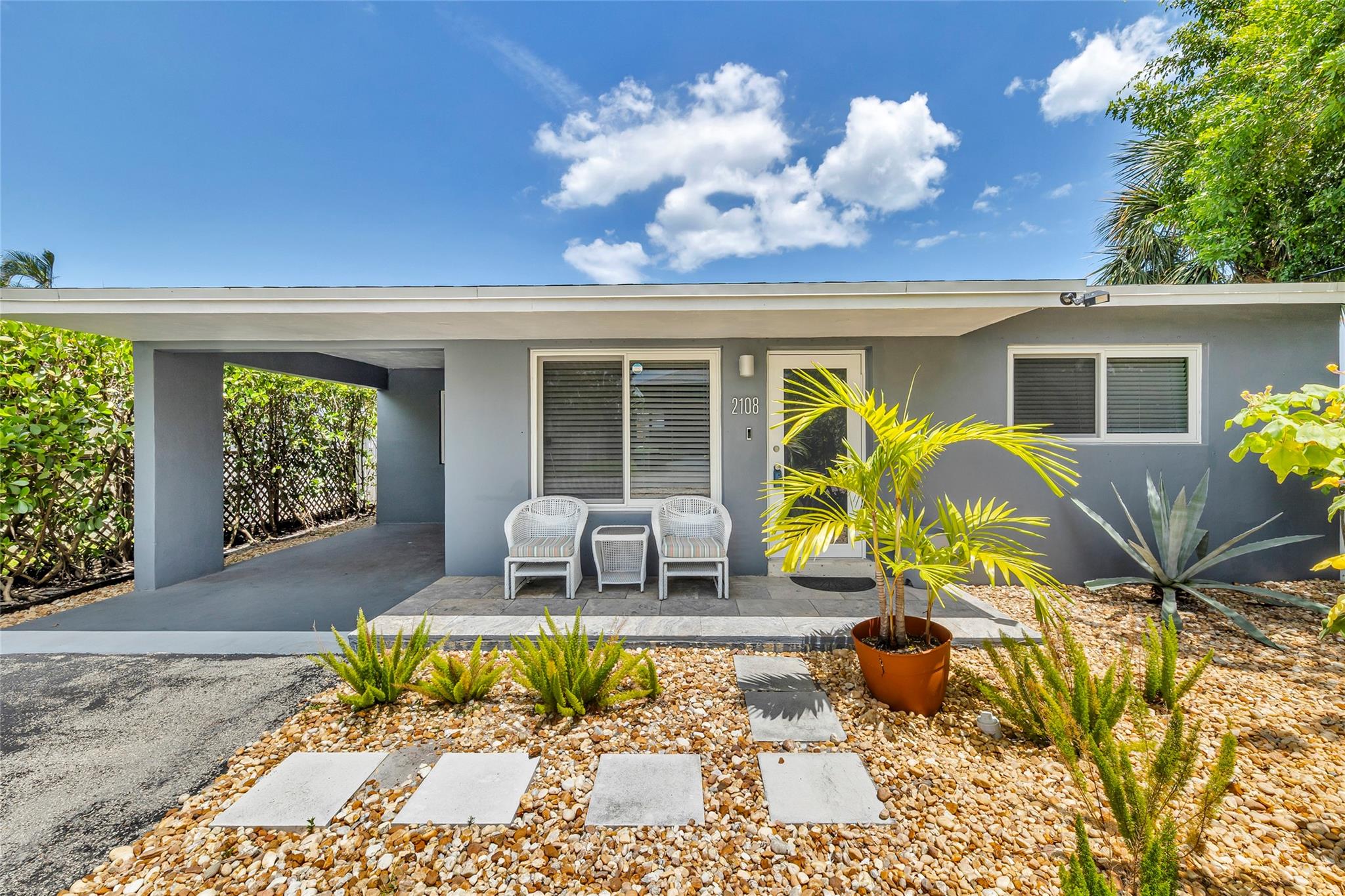 2108 NE 11th Ave