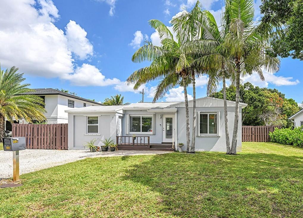 801 SW 14th Ct