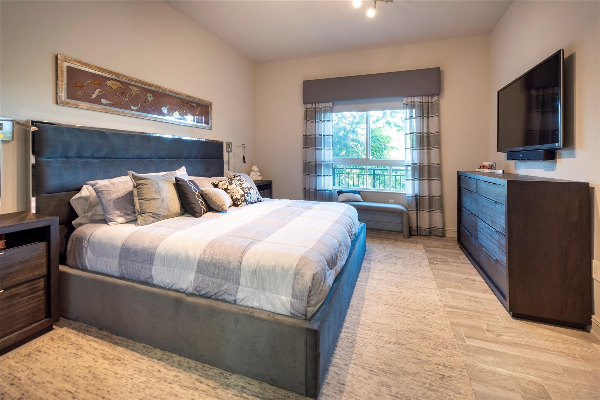 16102 Emerald Estates Dr #207 Weston, FL 33331