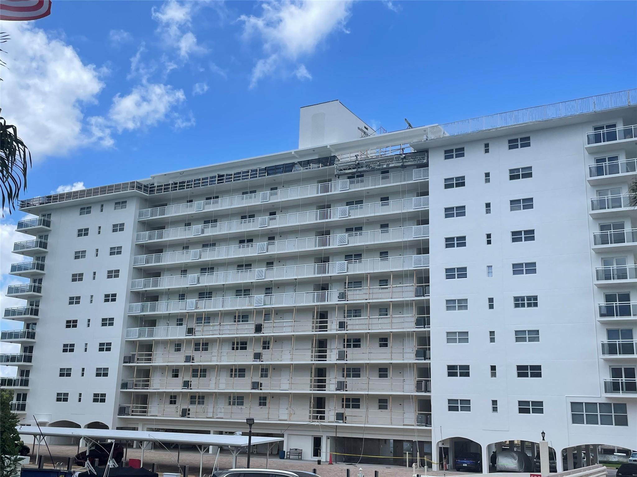 1160 Hillsboro Mile #904