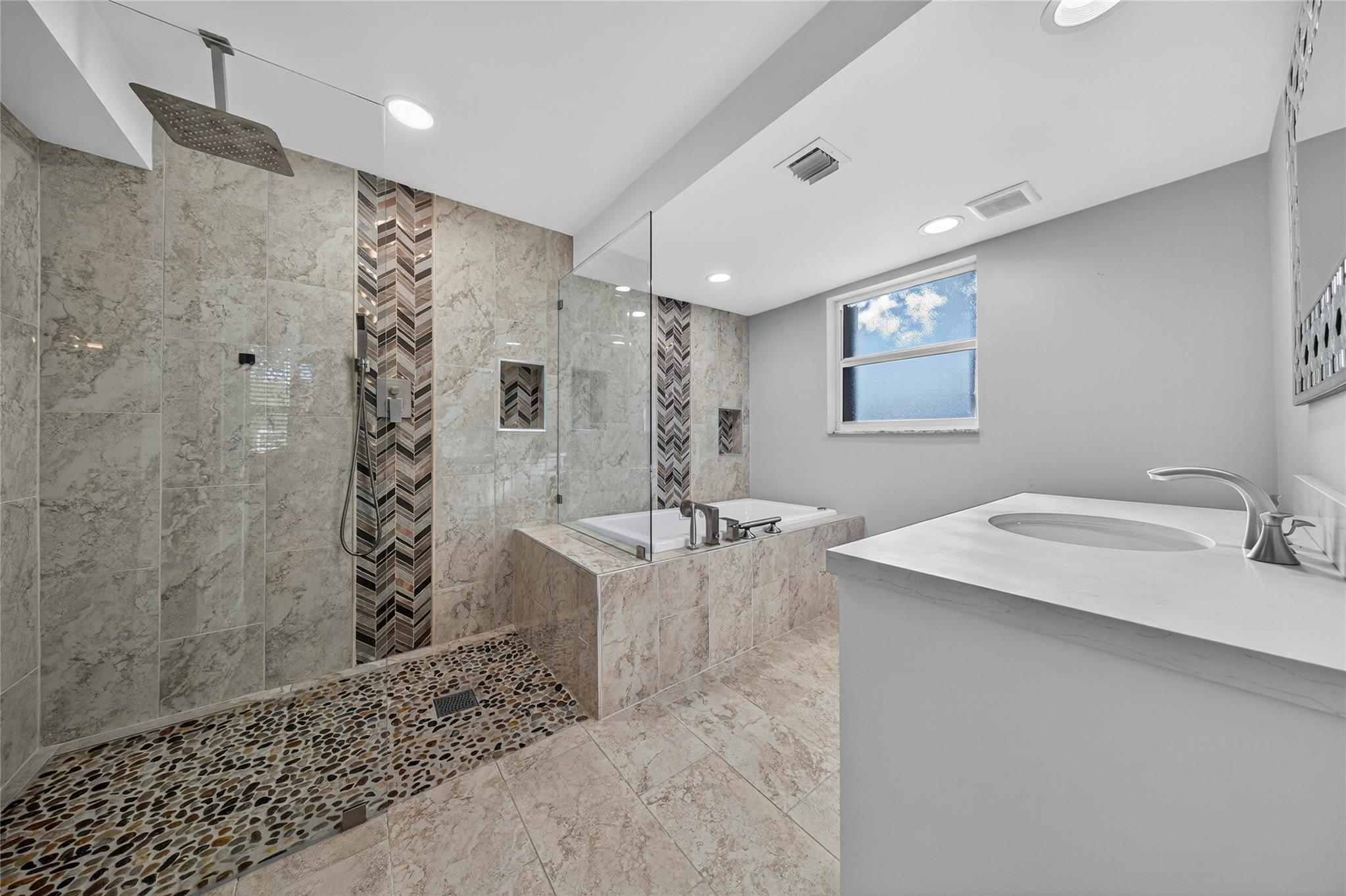 3000 NE 48th Ct #101 Lighthouse Point, FL 33064