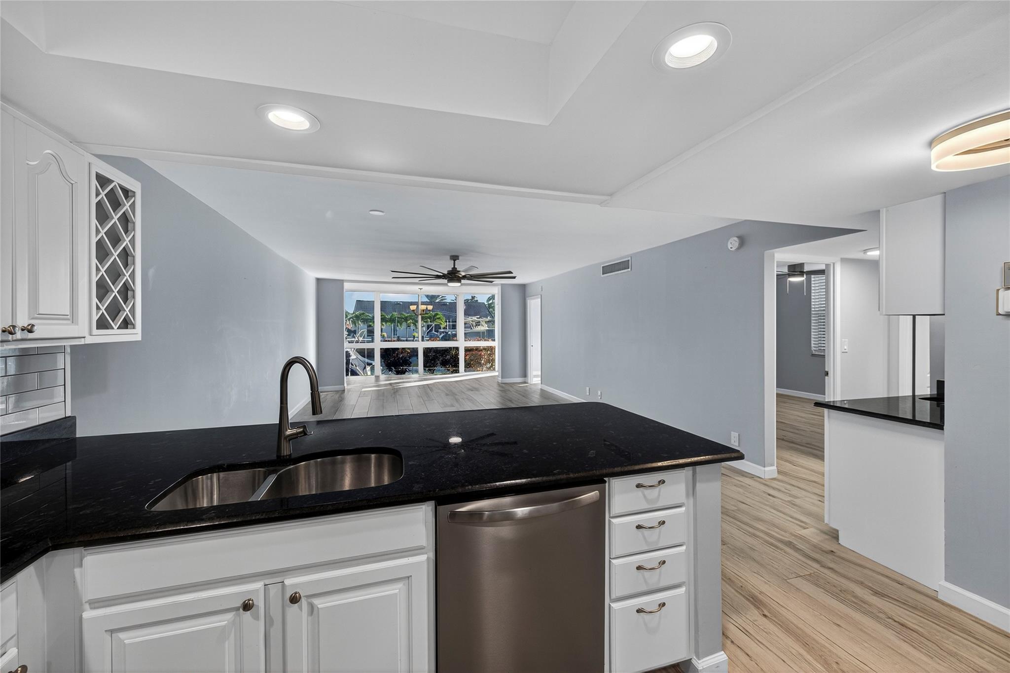 3000 NE 48th Ct #101 Lighthouse Point, FL 33064