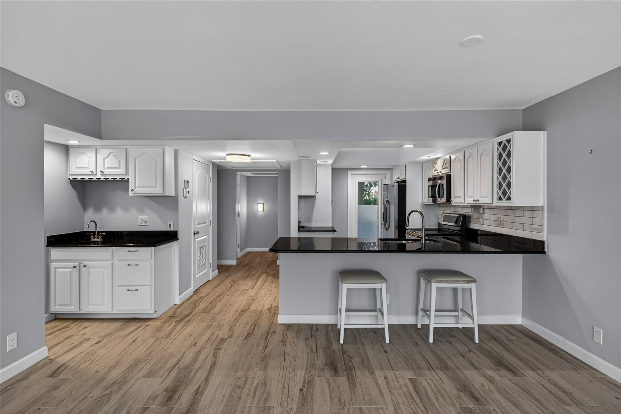 3000 NE 48th Ct #101 Lighthouse Point, FL 33064