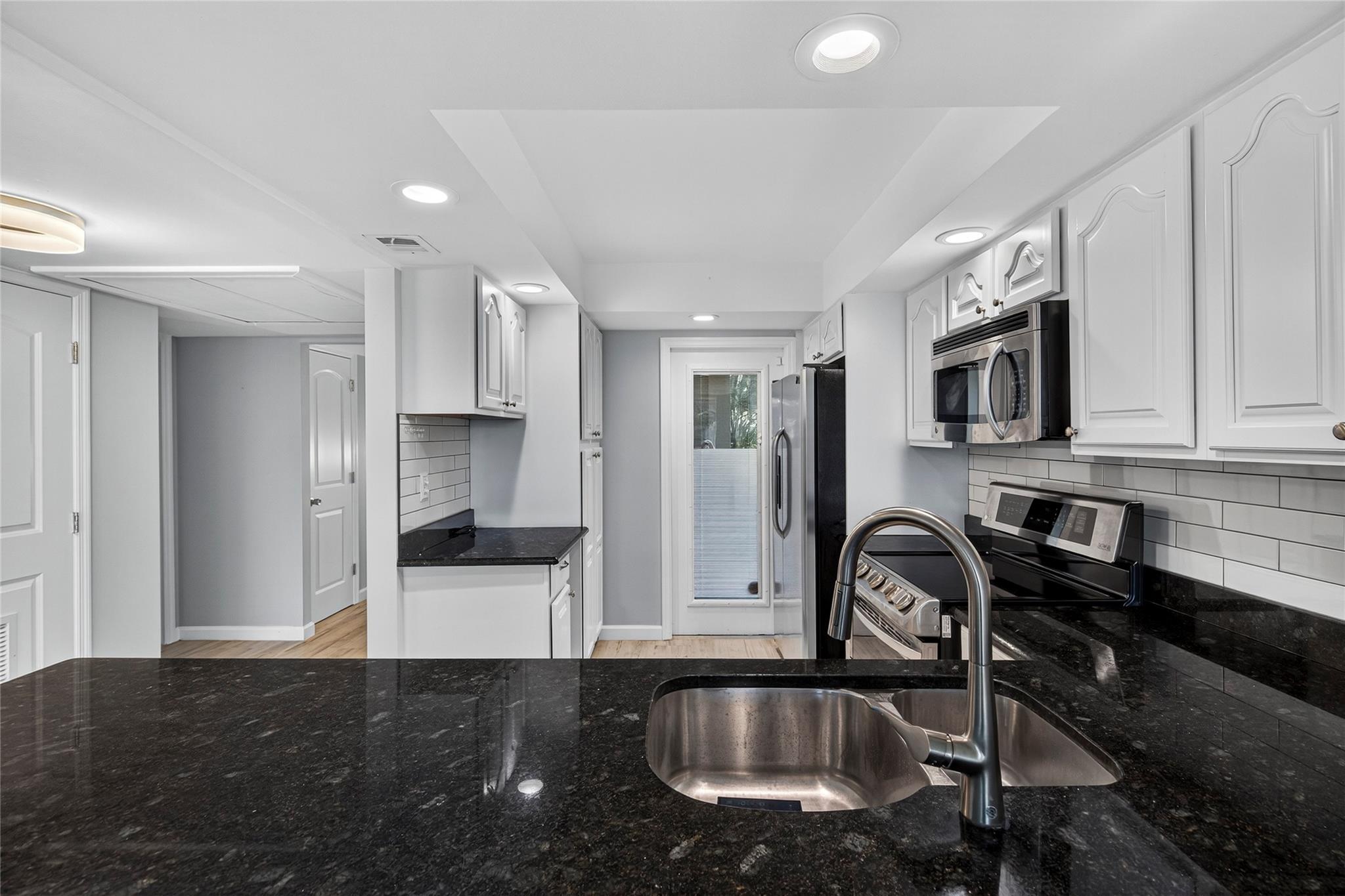 3000 NE 48th Ct #101 Lighthouse Point, FL 33064