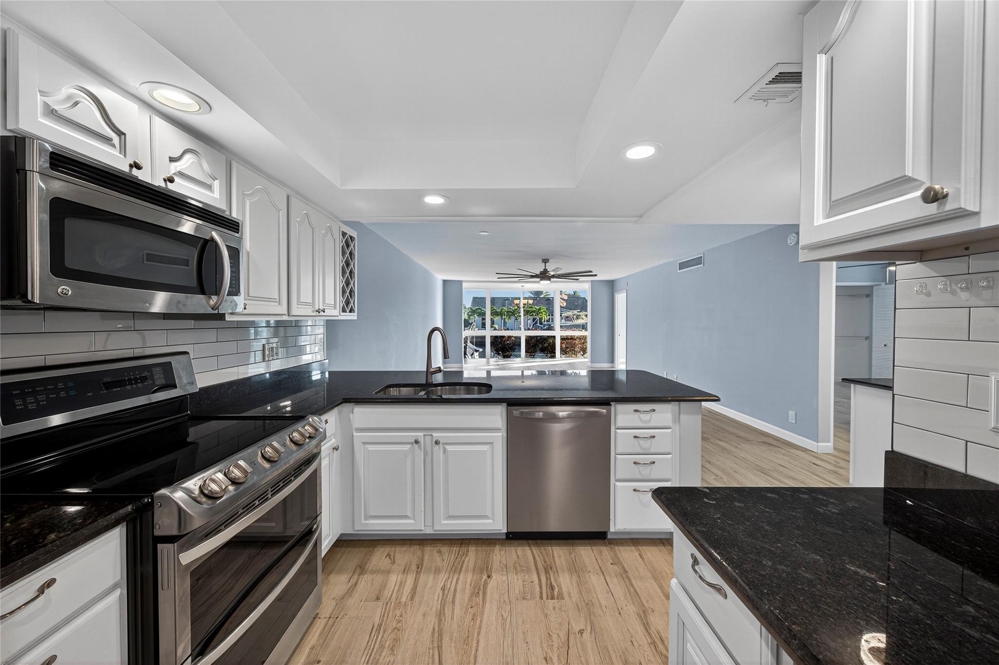 3000 NE 48th Ct #101 Lighthouse Point, FL 33064