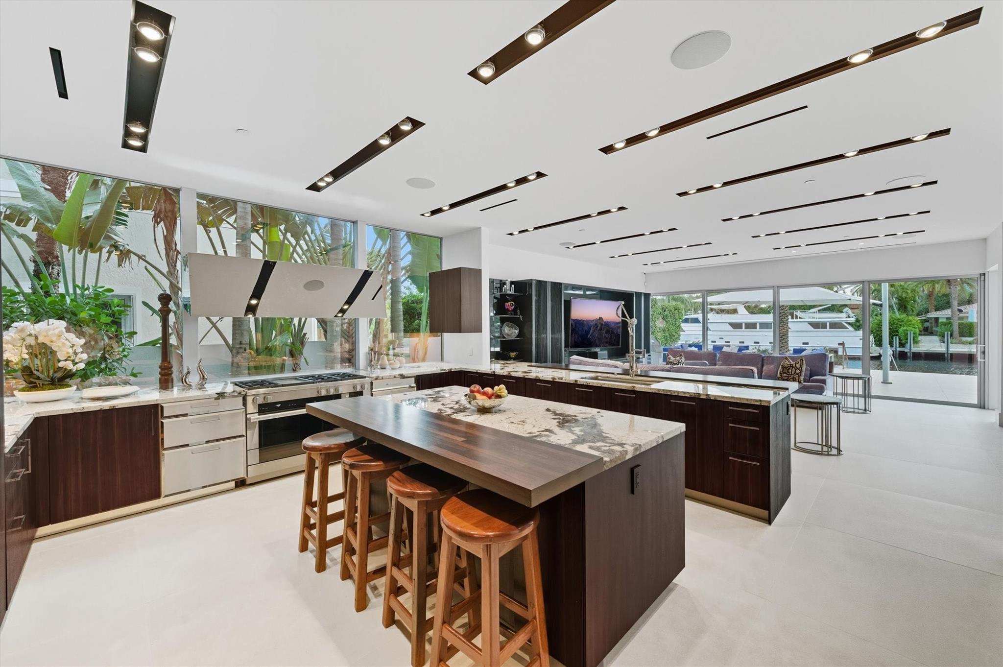 14 N Isla Bahia Dr Fort Lauderdale, FL 33316