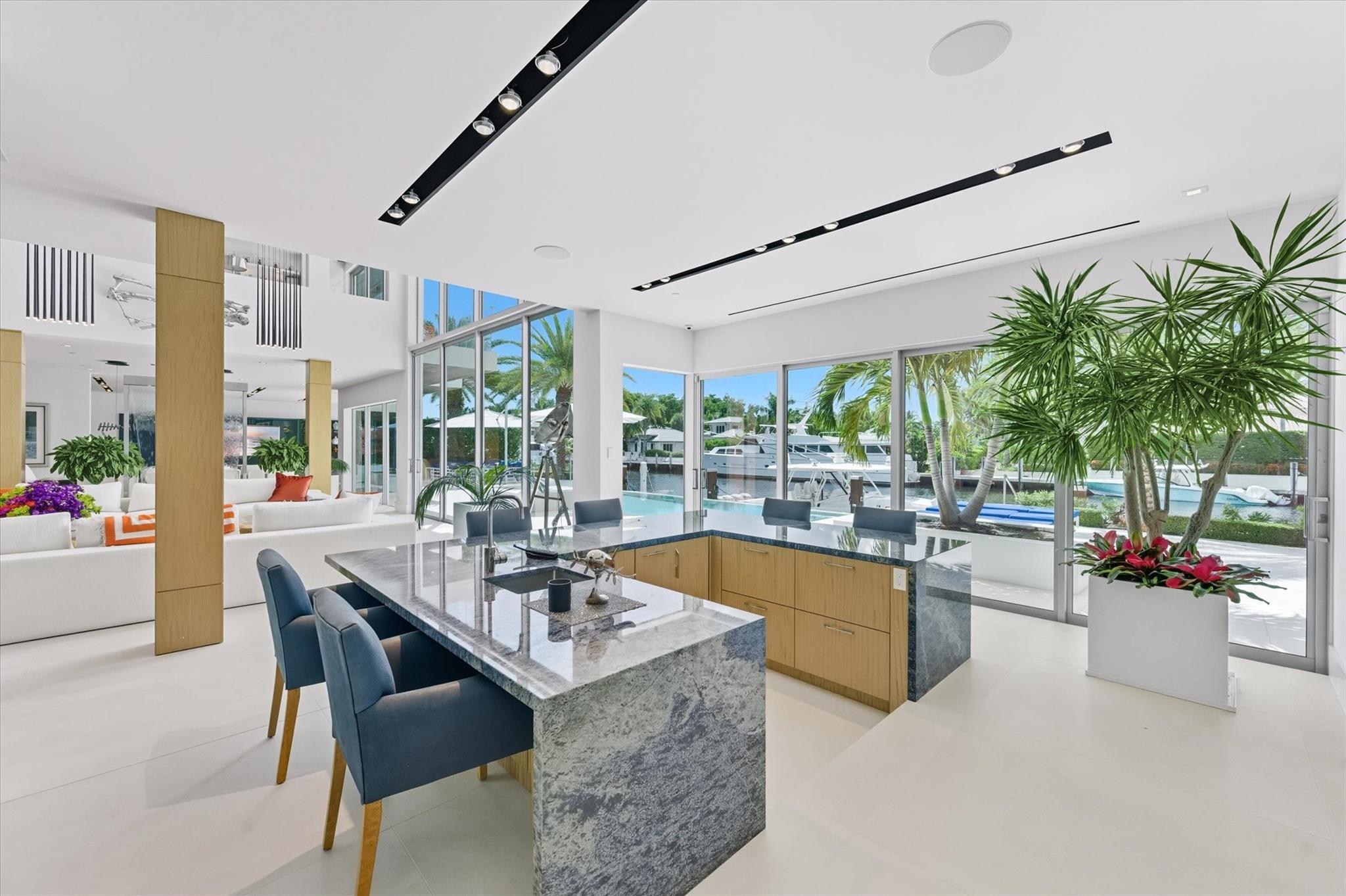 14 N Isla Bahia Dr Fort Lauderdale, FL 33316