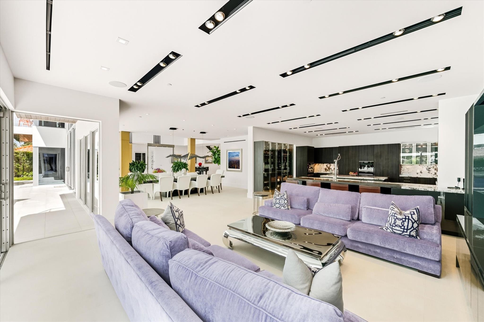 14 N Isla Bahia Dr Fort Lauderdale, FL 33316