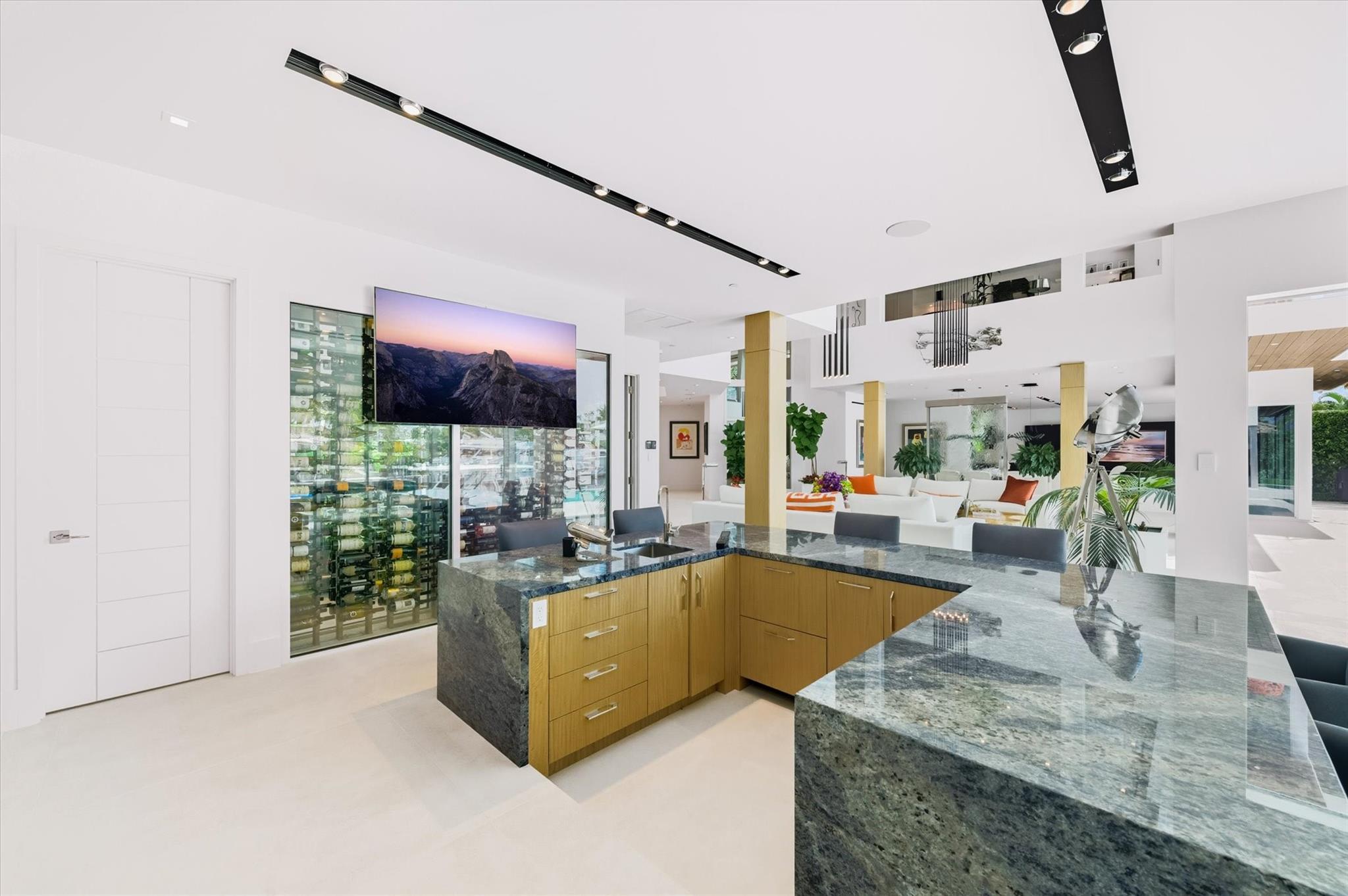 14 N Isla Bahia Dr Fort Lauderdale, FL 33316