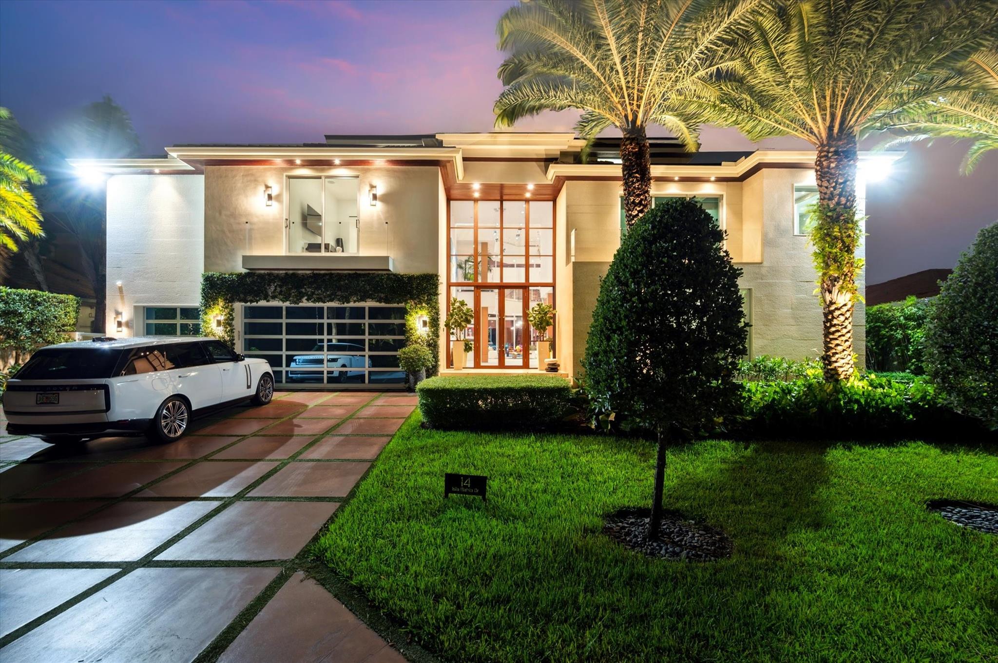 14 N Isla Bahia Dr Fort Lauderdale, FL 33316