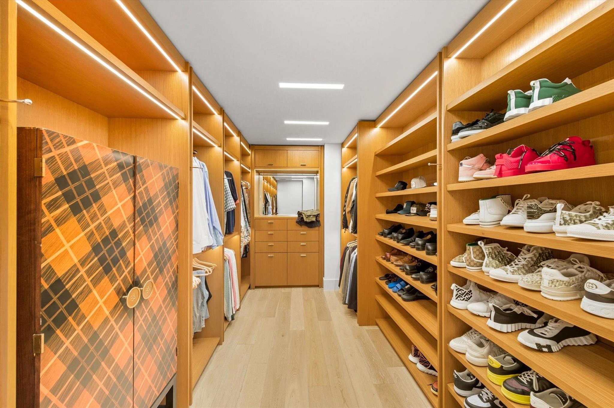 14 N Isla Bahia Dr Fort Lauderdale, FL 33316