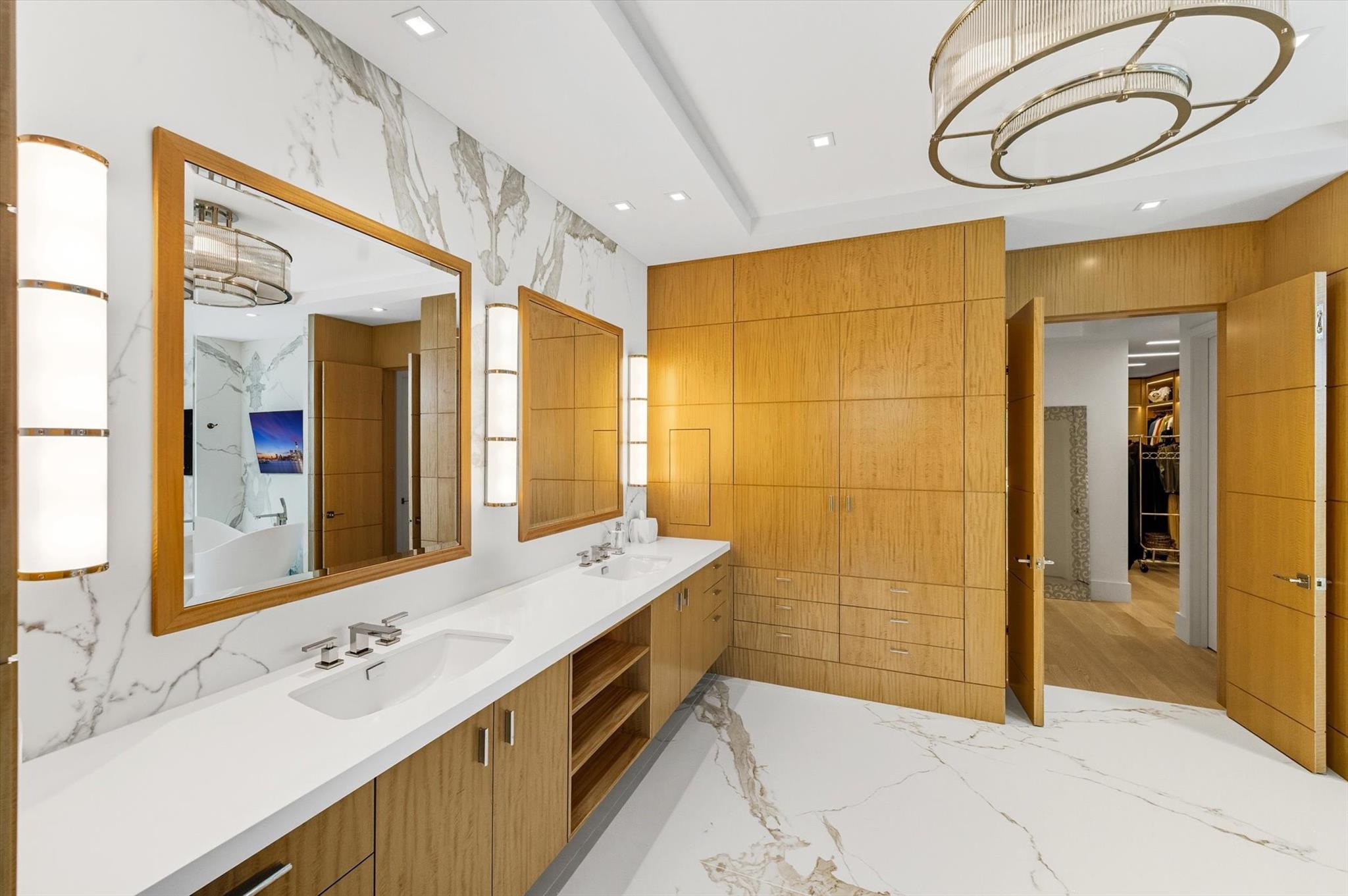 14 N Isla Bahia Dr Fort Lauderdale, FL 33316