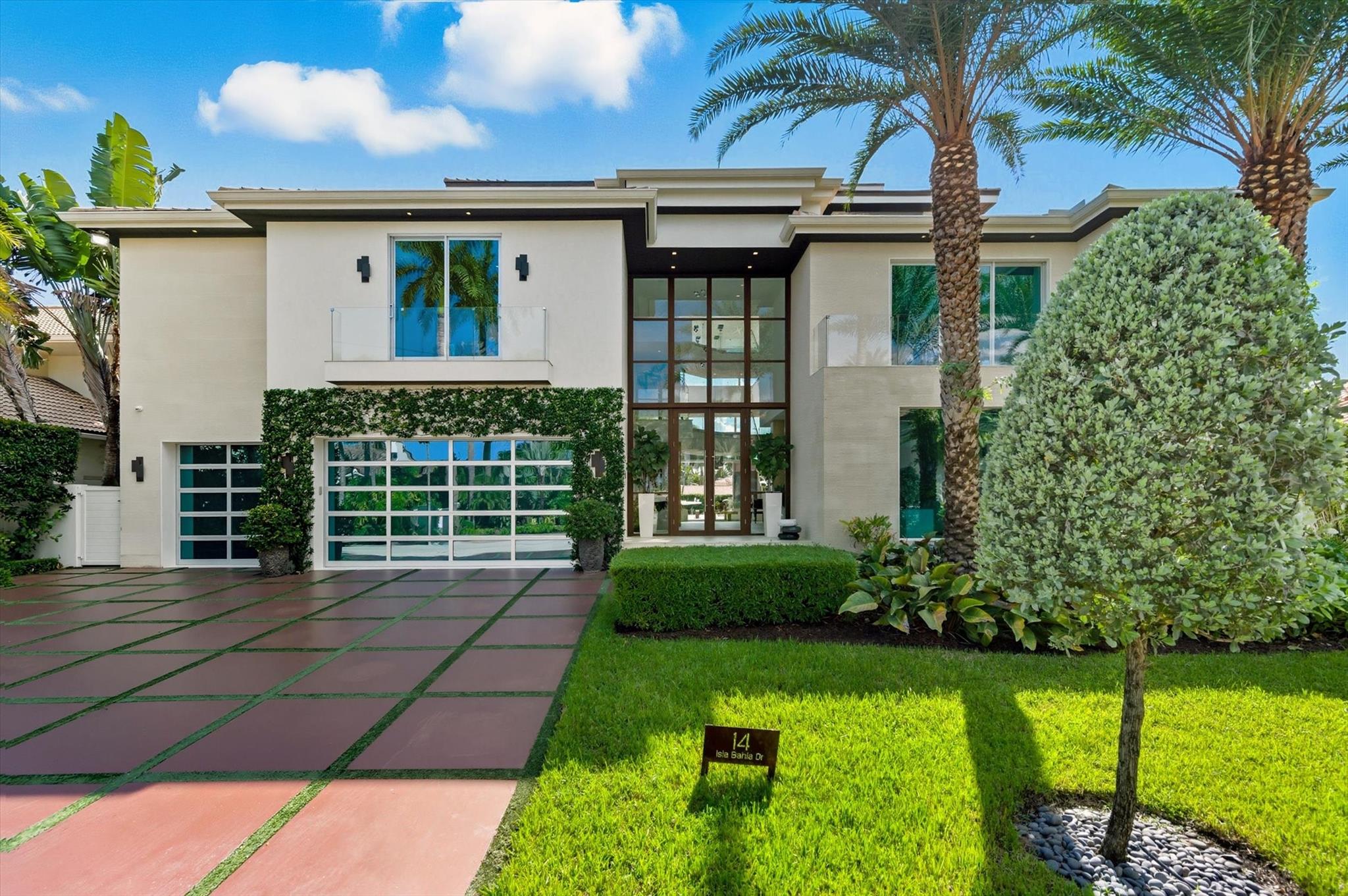 14 N Isla Bahia Dr Fort Lauderdale, FL 33316