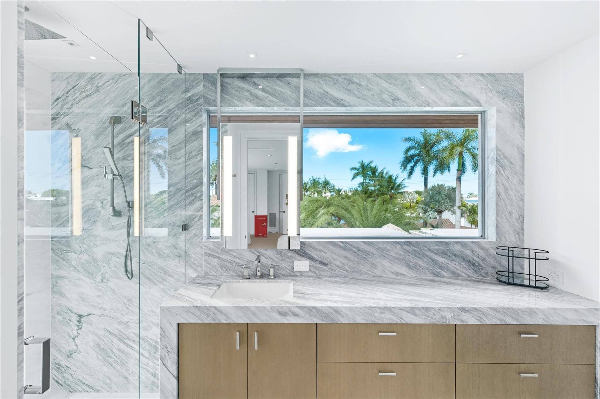 14 N Isla Bahia Dr Fort Lauderdale, FL 33316