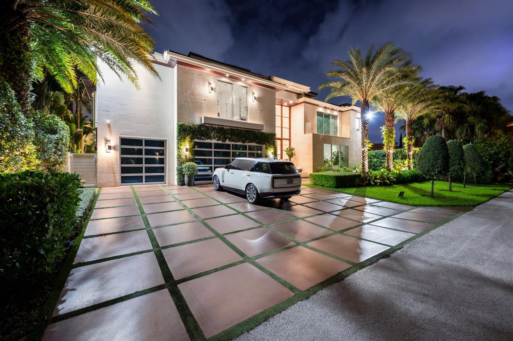 14 N Isla Bahia Dr Fort Lauderdale, FL 33316