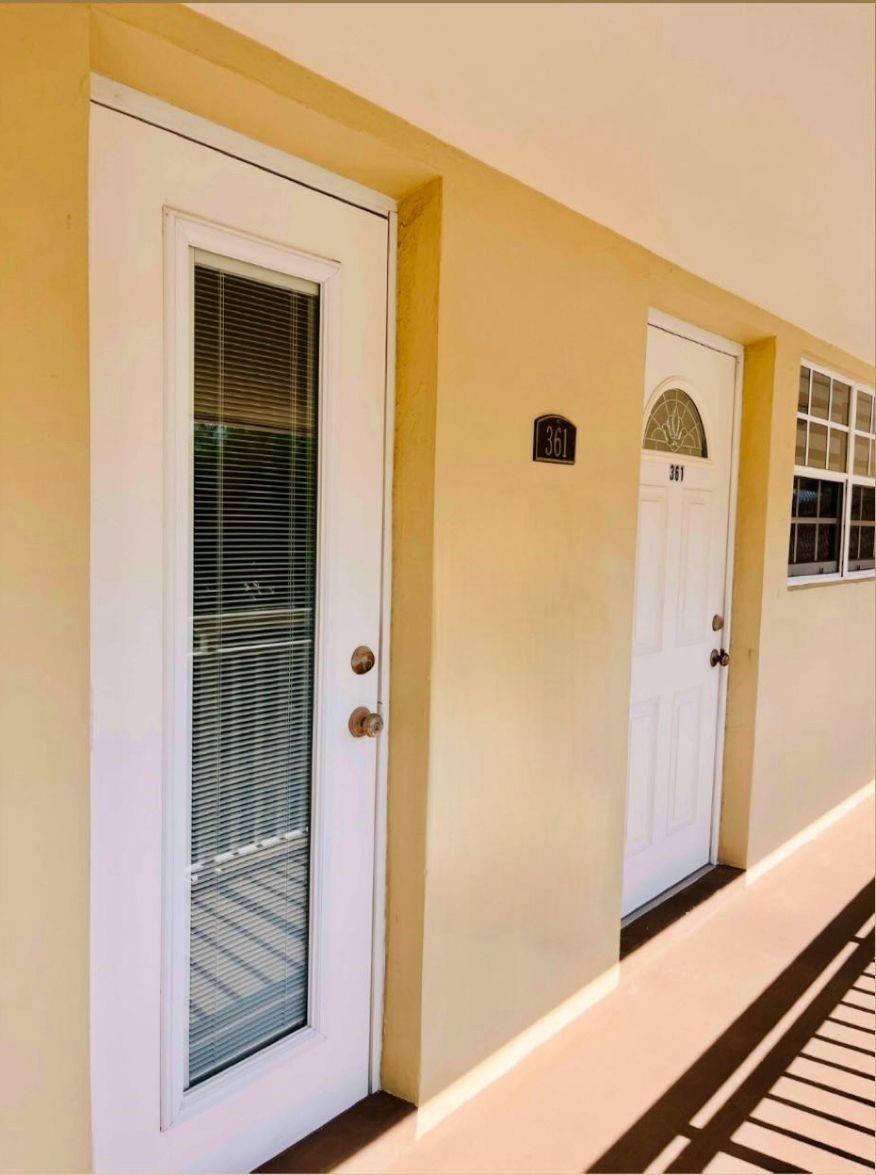 1951 NE 39th St #361