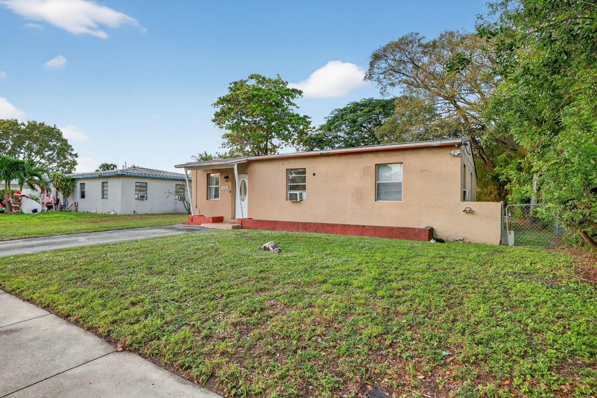 1525 NW 14th Ct Fort Lauderdale, FL 33311