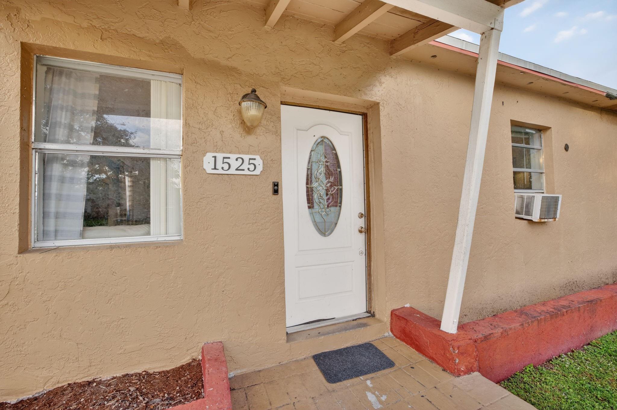 1525 NW 14th Ct Fort Lauderdale, FL 33311