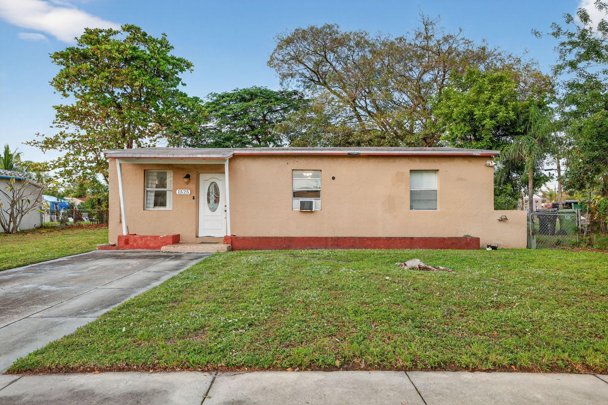 1525 NW 14th Ct Fort Lauderdale, FL 33311