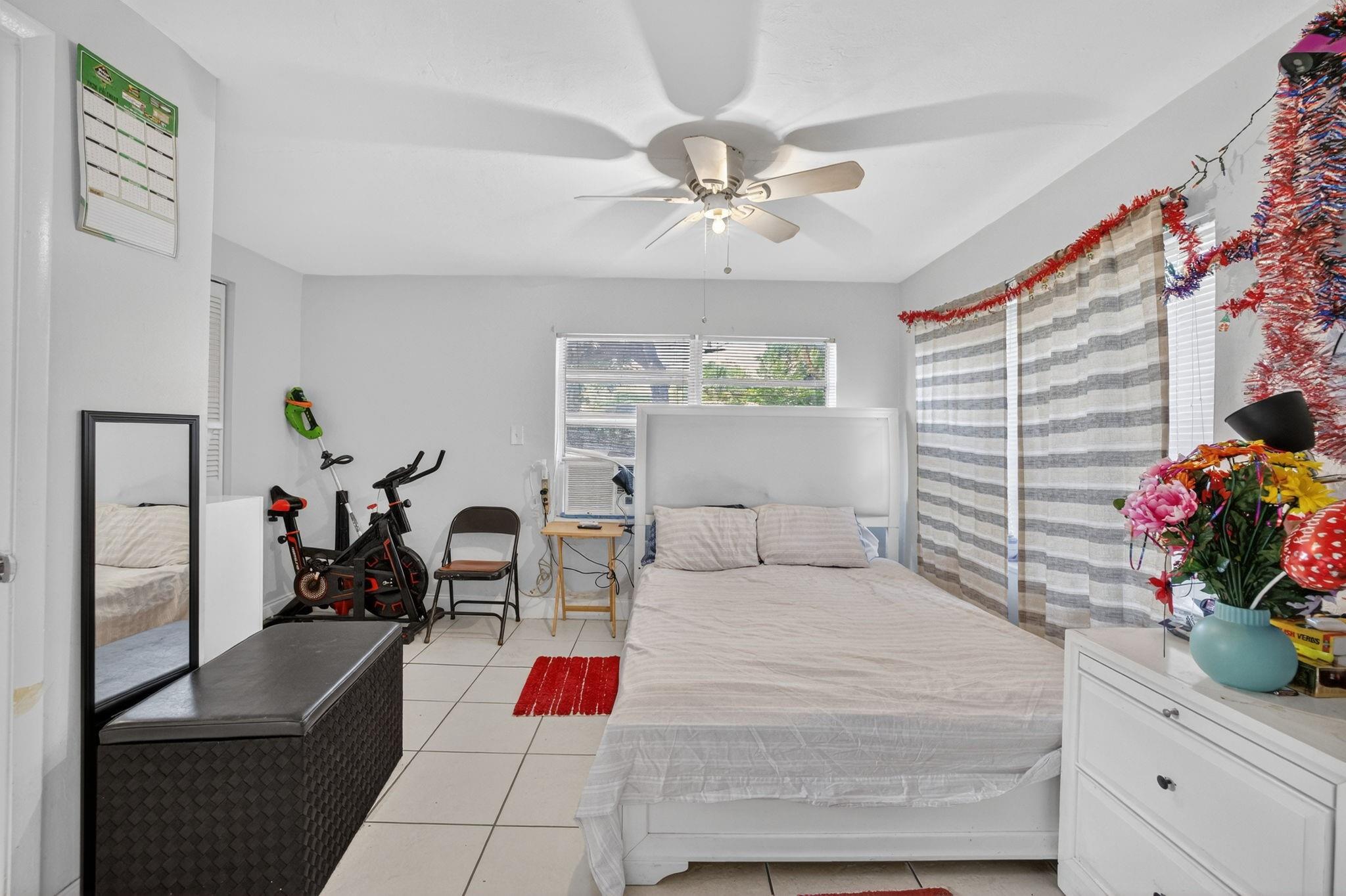 1525 NW 14th Ct Fort Lauderdale, FL 33311