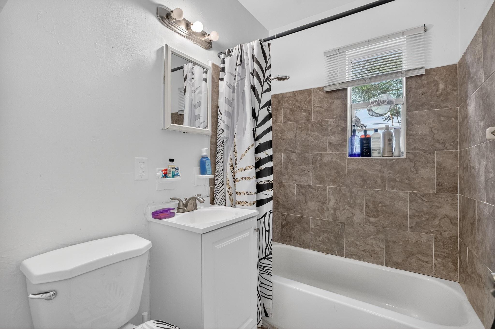 1525 NW 14th Ct Fort Lauderdale, FL 33311