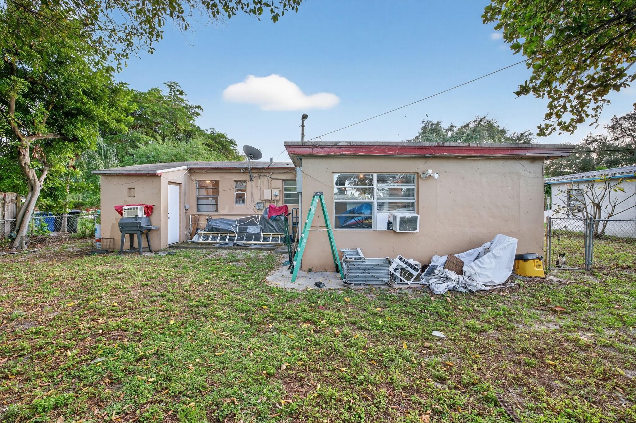 1525 NW 14th Ct Fort Lauderdale, FL 33311