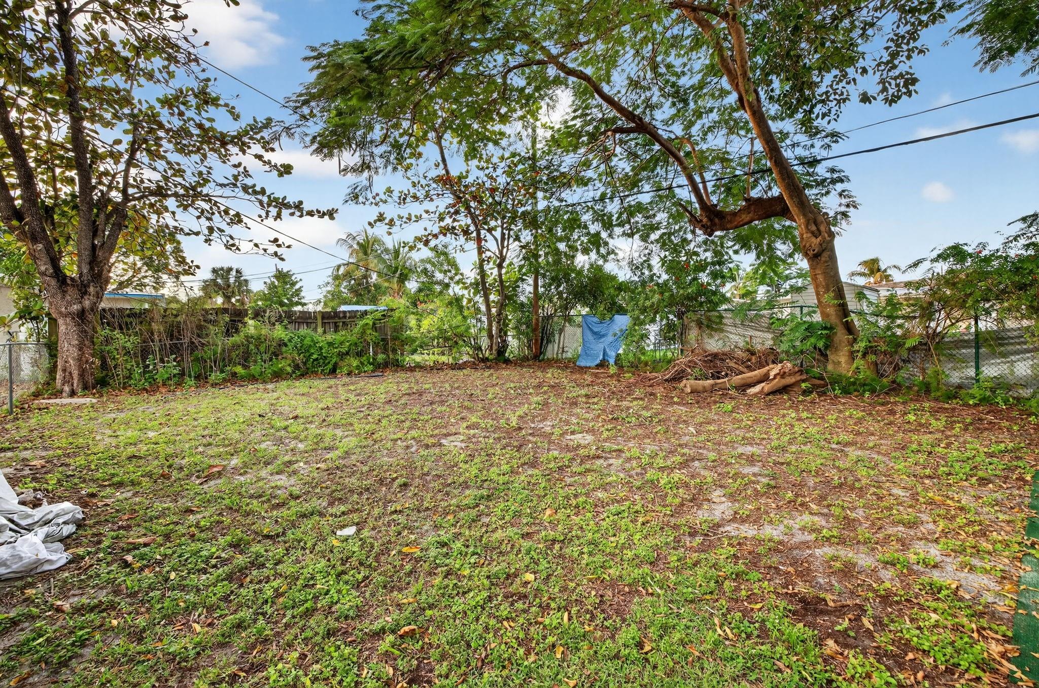 1525 NW 14th Ct Fort Lauderdale, FL 33311