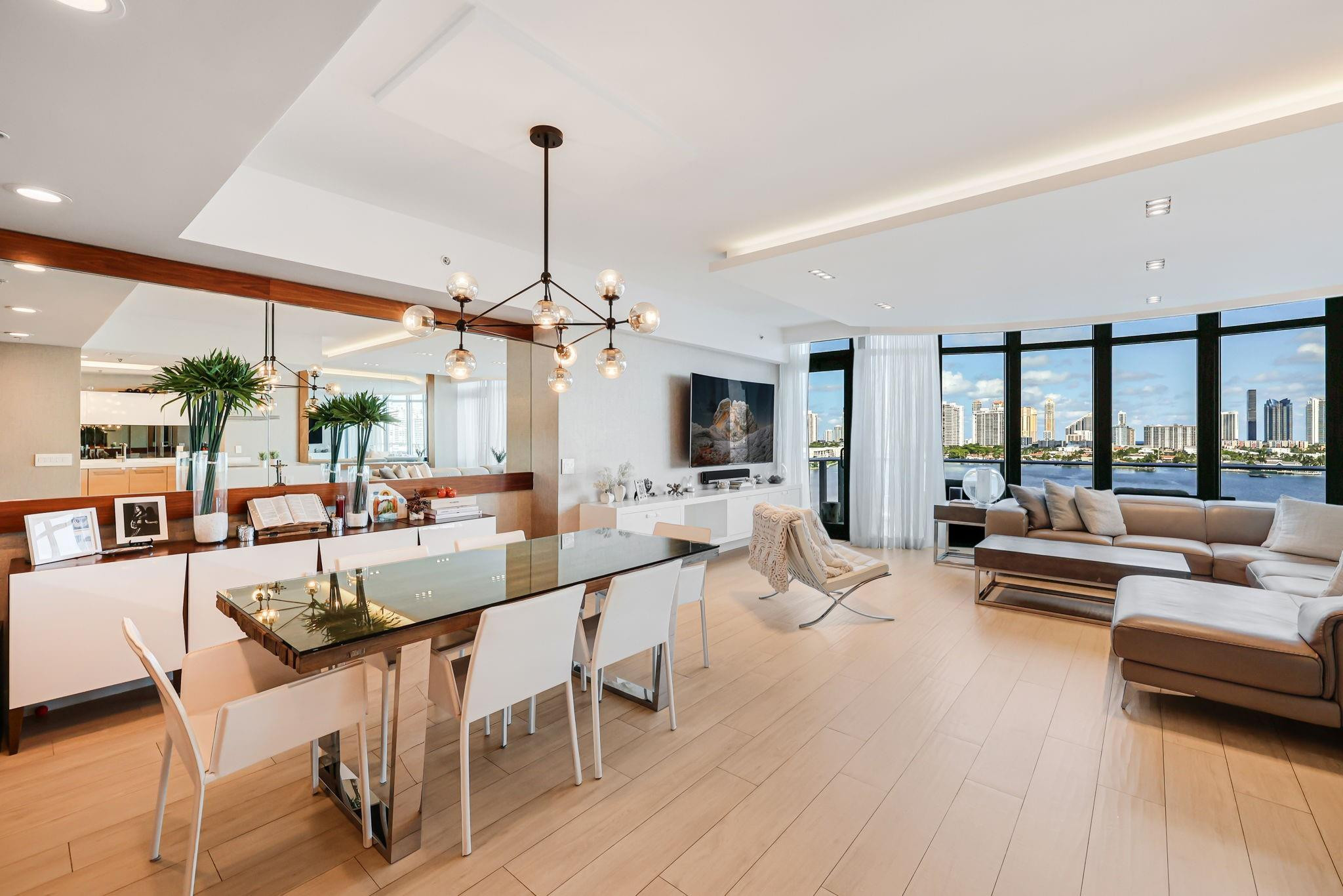 17301 Biscayne #1011 North Miami Beach, FL 33160