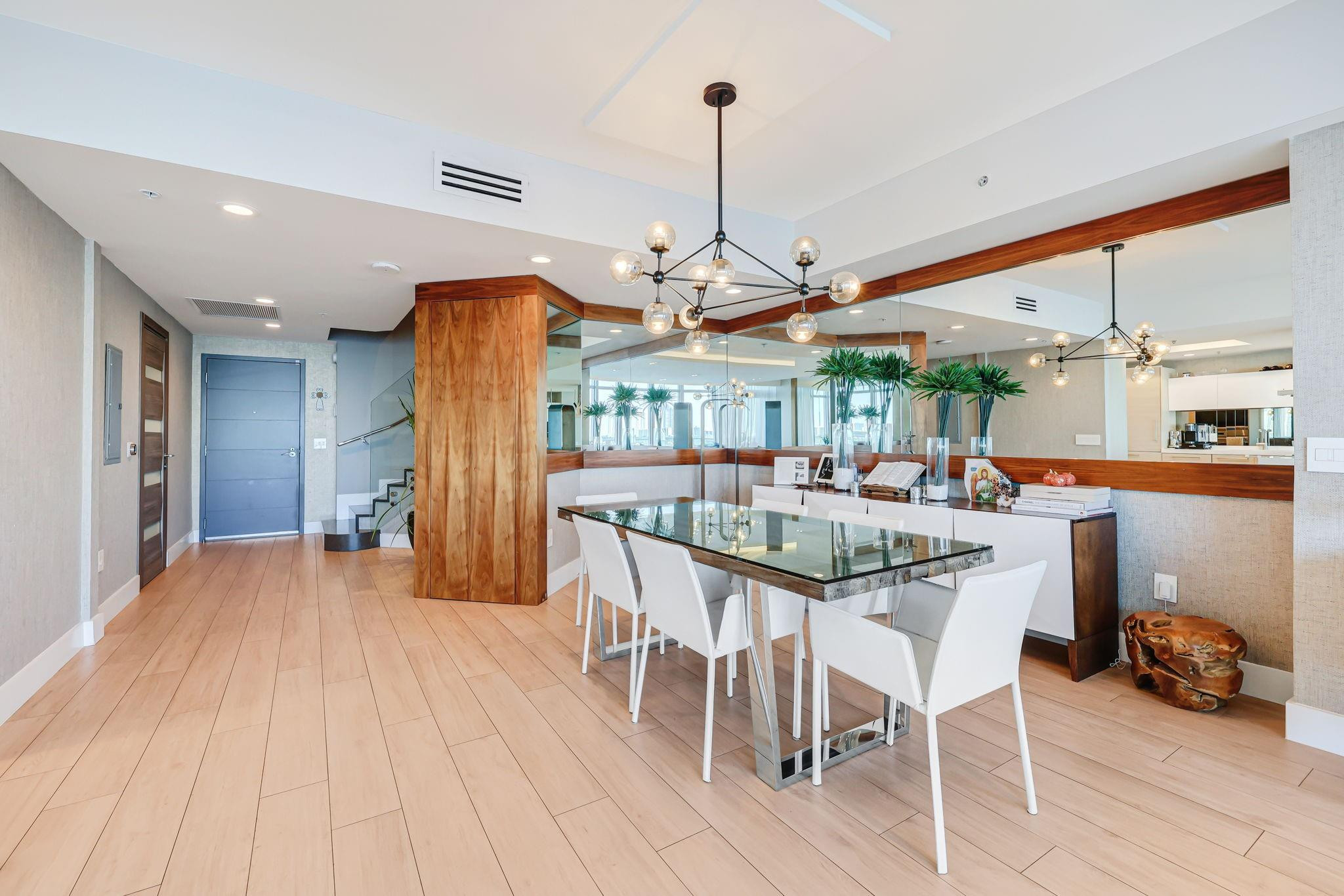 17301 Biscayne #1011 North Miami Beach, FL 33160