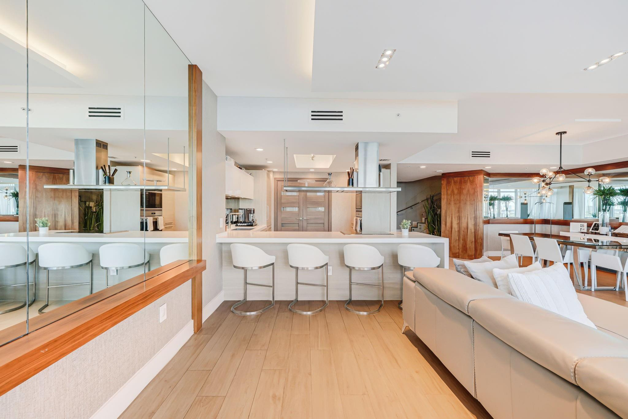 17301 Biscayne #1011 North Miami Beach, FL 33160