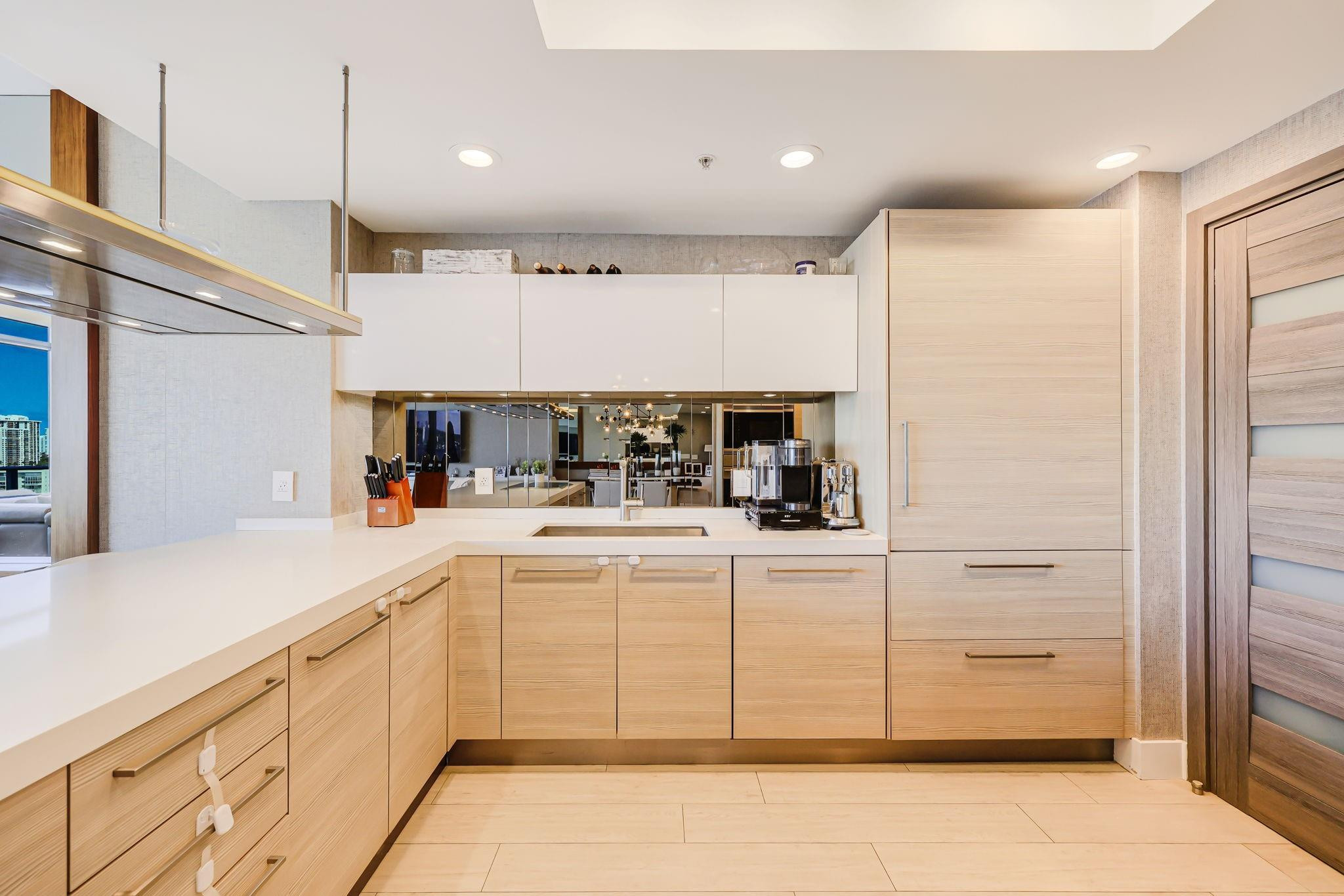 17301 Biscayne #1011 North Miami Beach, FL 33160