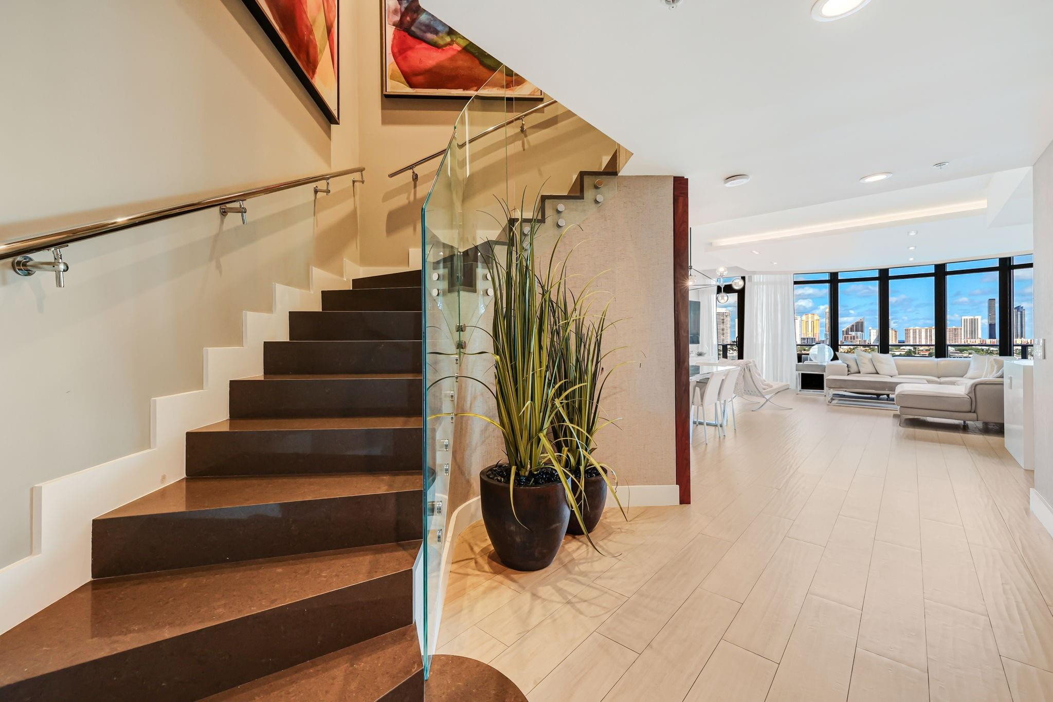 17301 Biscayne #1011 North Miami Beach, FL 33160