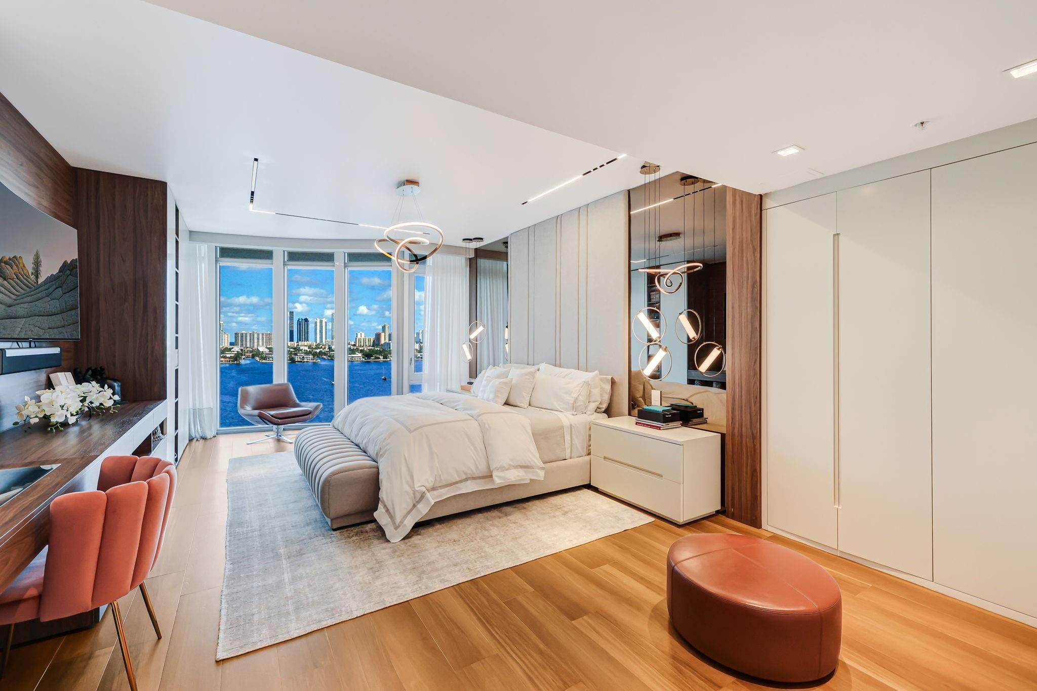 17301 Biscayne #1011 North Miami Beach, FL 33160