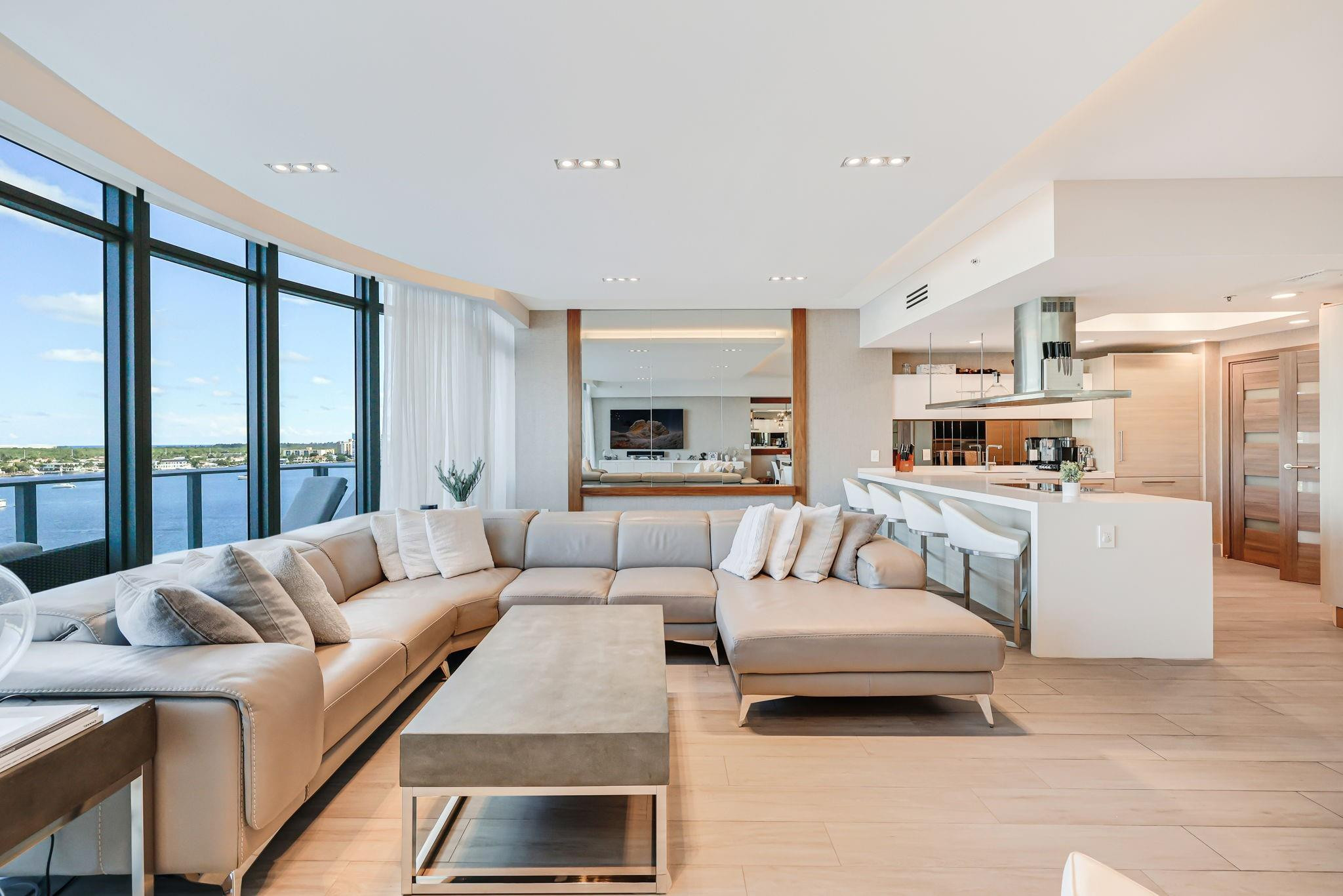 17301 Biscayne #1011 North Miami Beach, FL 33160