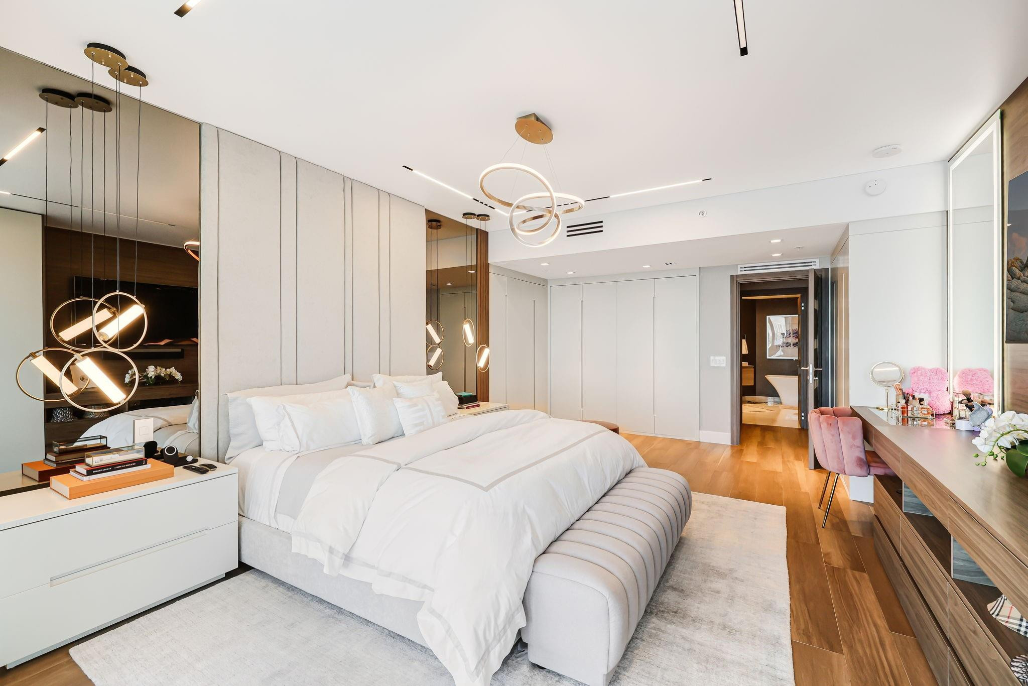 17301 Biscayne #1011 North Miami Beach, FL 33160