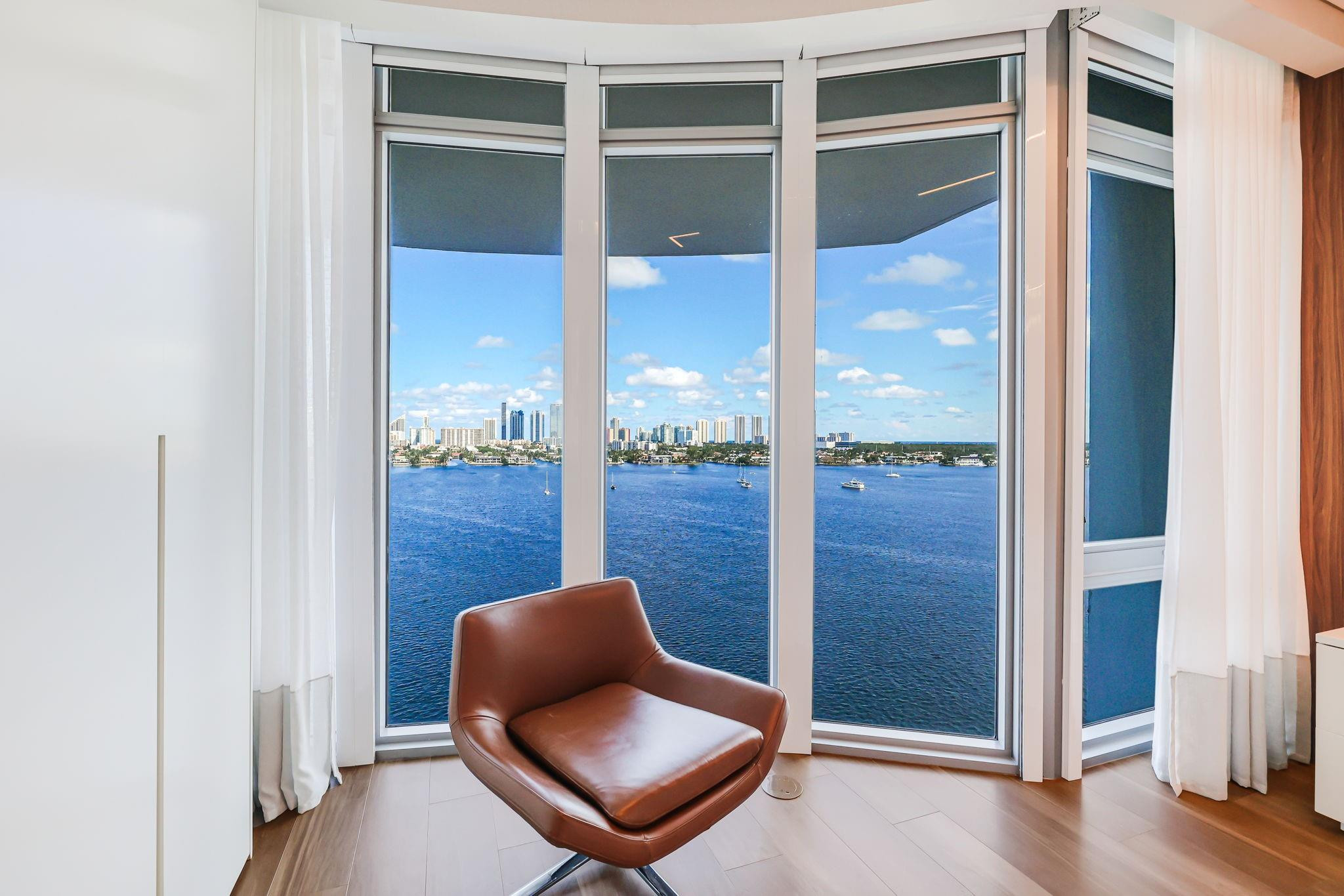 17301 Biscayne #1011 North Miami Beach, FL 33160