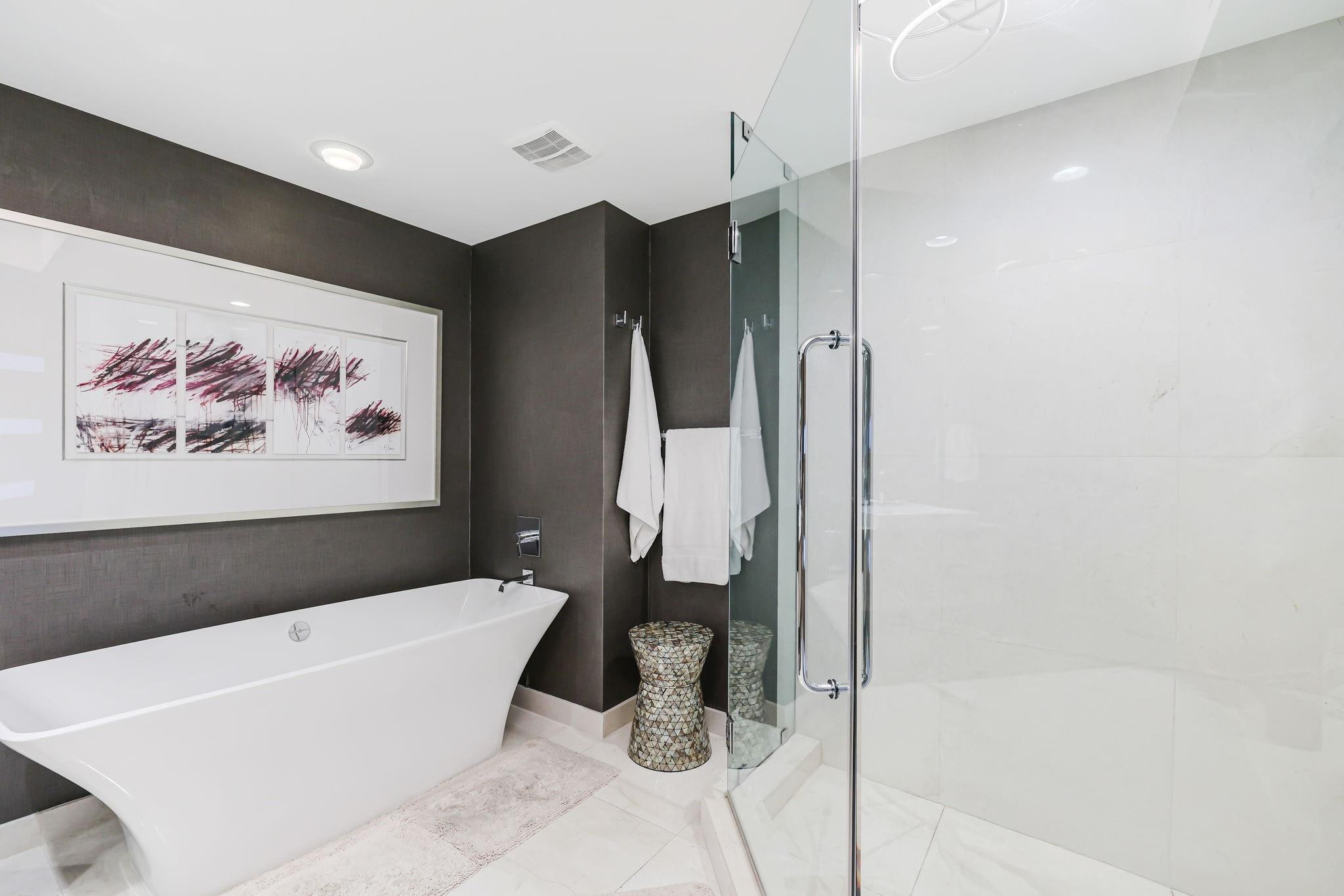 17301 Biscayne #1011 North Miami Beach, FL 33160