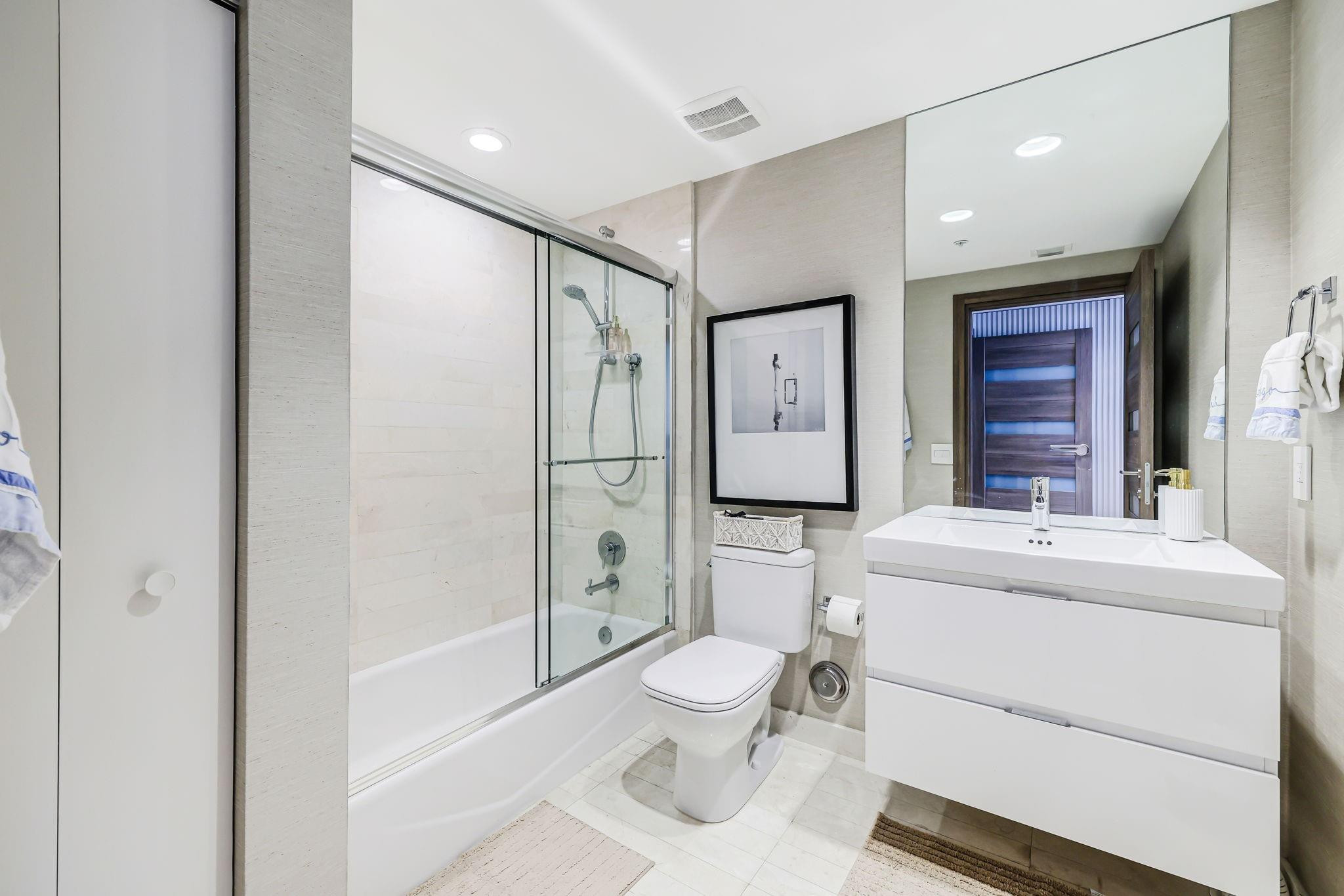 17301 Biscayne #1011 North Miami Beach, FL 33160