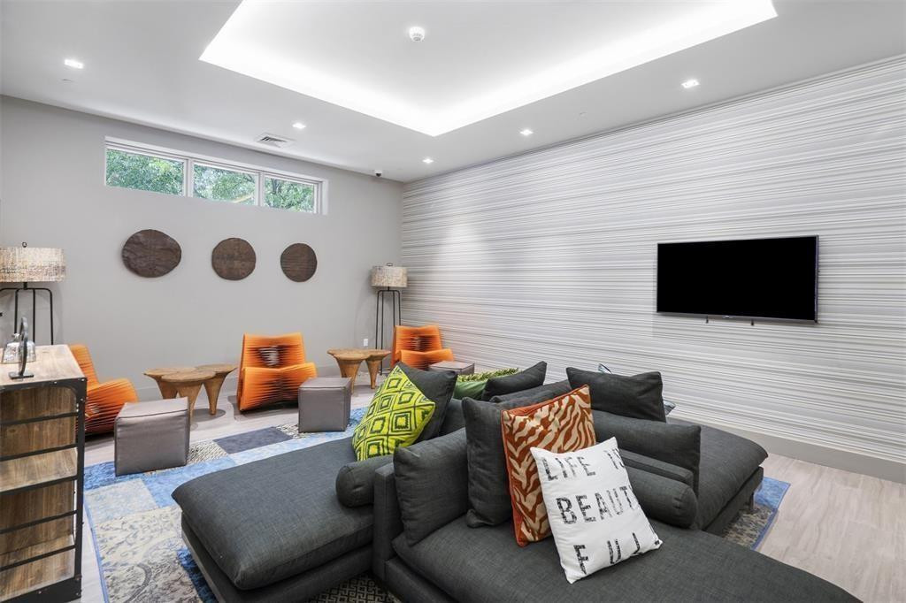 17301 Biscayne #1011 North Miami Beach, FL 33160