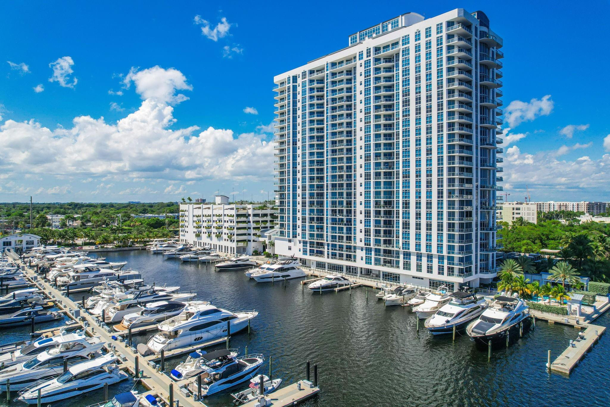 17301 Biscayne #1011 North Miami Beach, FL 33160