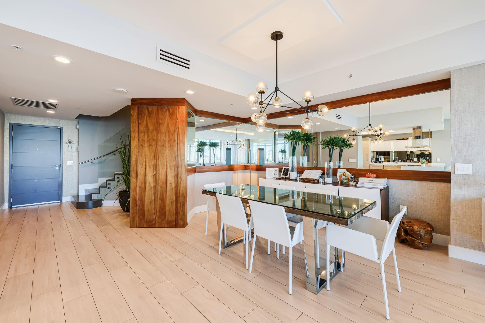 17301 Biscayne #1011 North Miami Beach, FL 33160