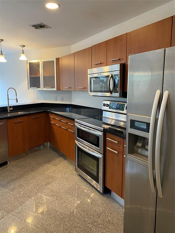 101 SE 15th #E Fort Lauderdale, FL 33301