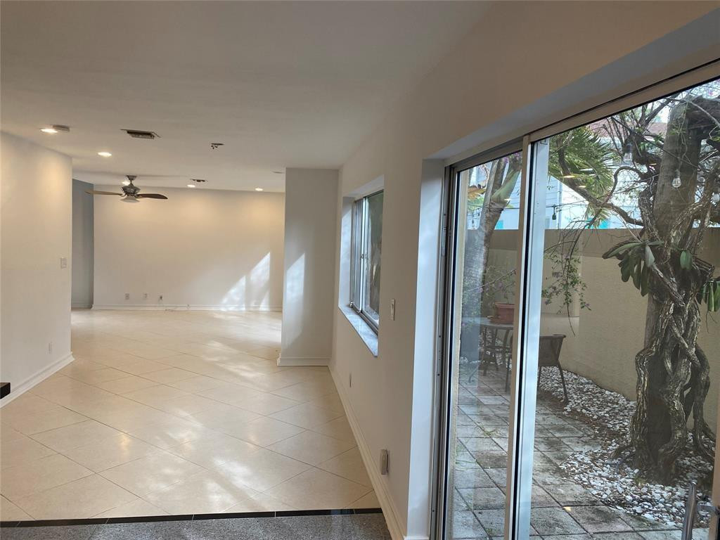 101 SE 15th #E Fort Lauderdale, FL 33301