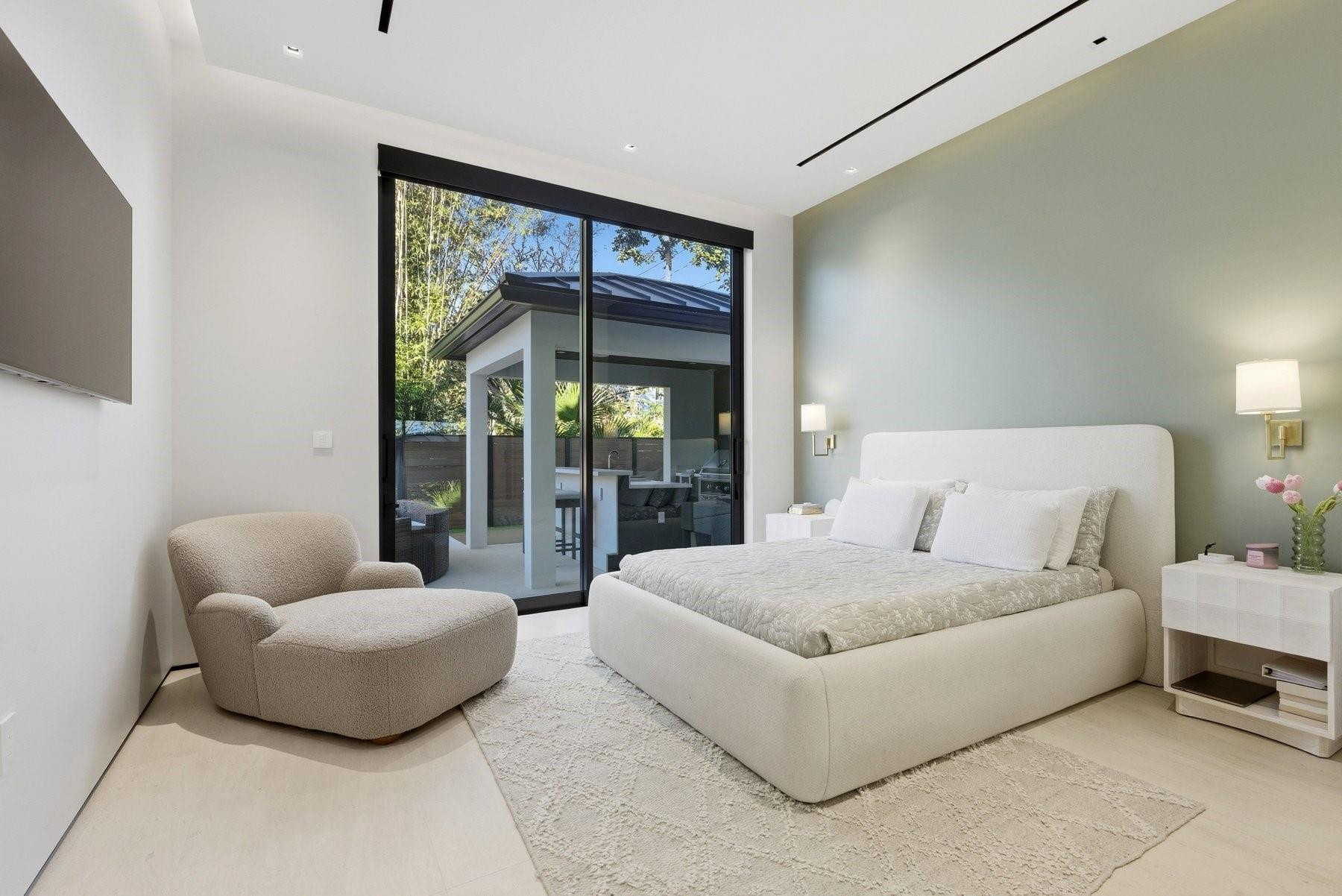 2103 Bayview Fort Lauderdale, FL 33305