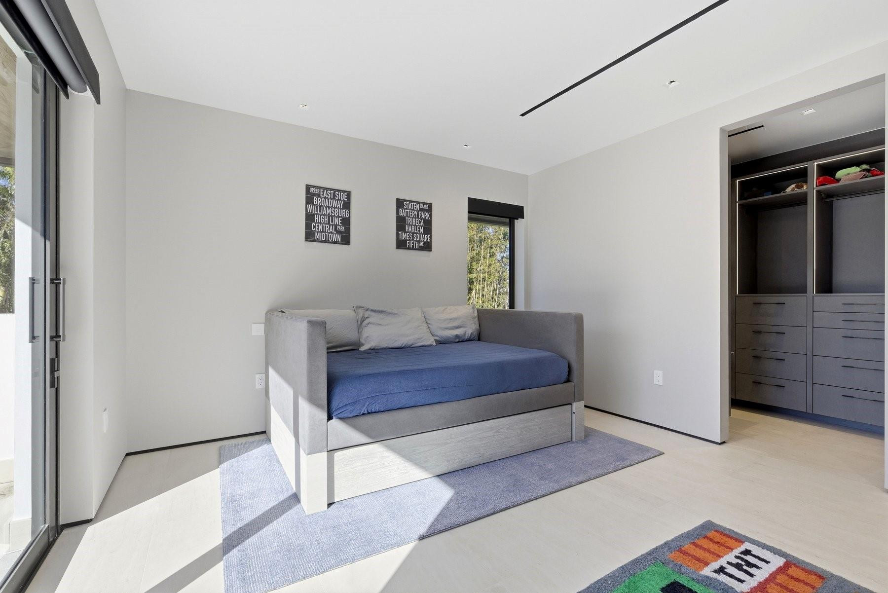 2103 Bayview Fort Lauderdale, FL 33305