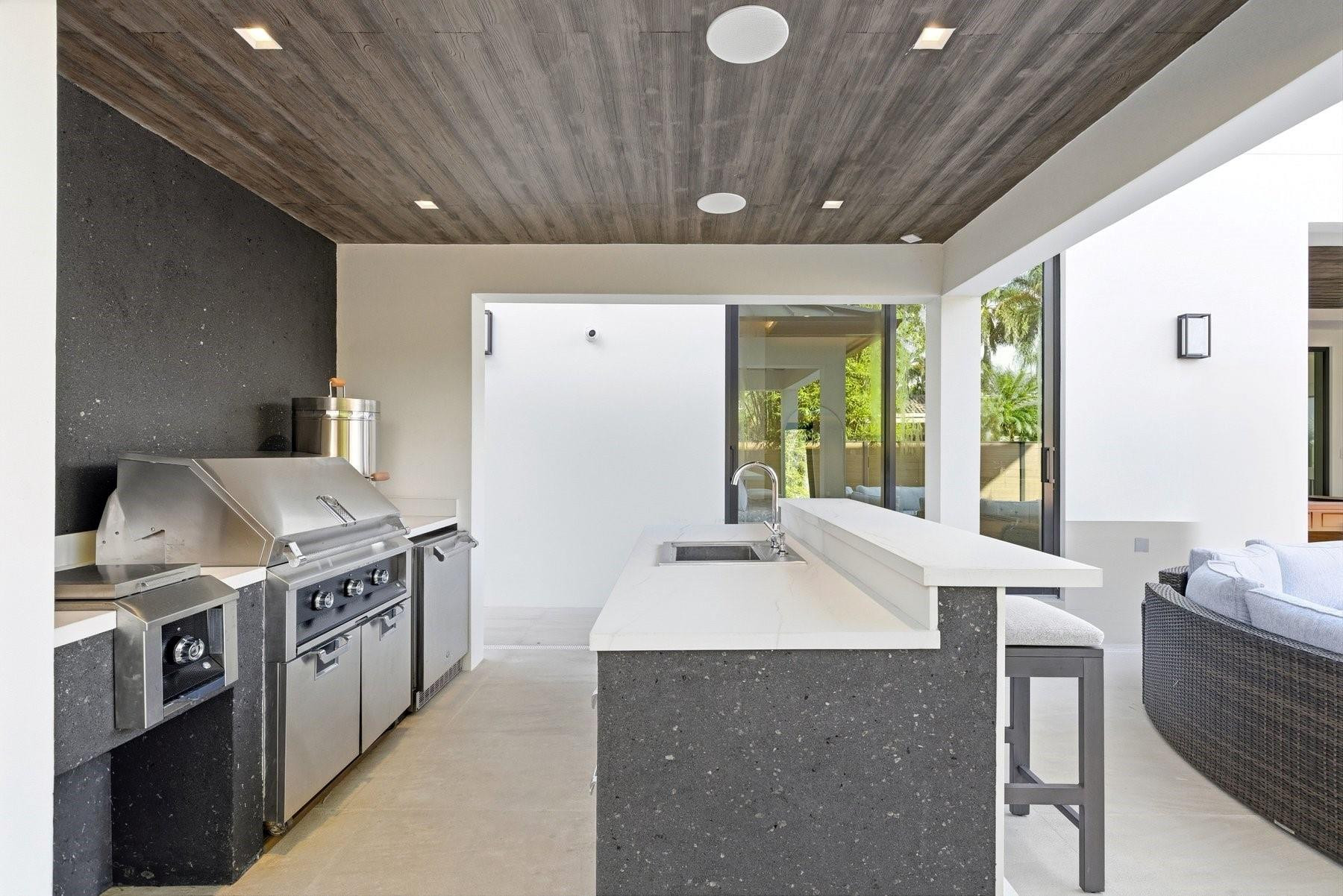 2103 Bayview Fort Lauderdale, FL 33305