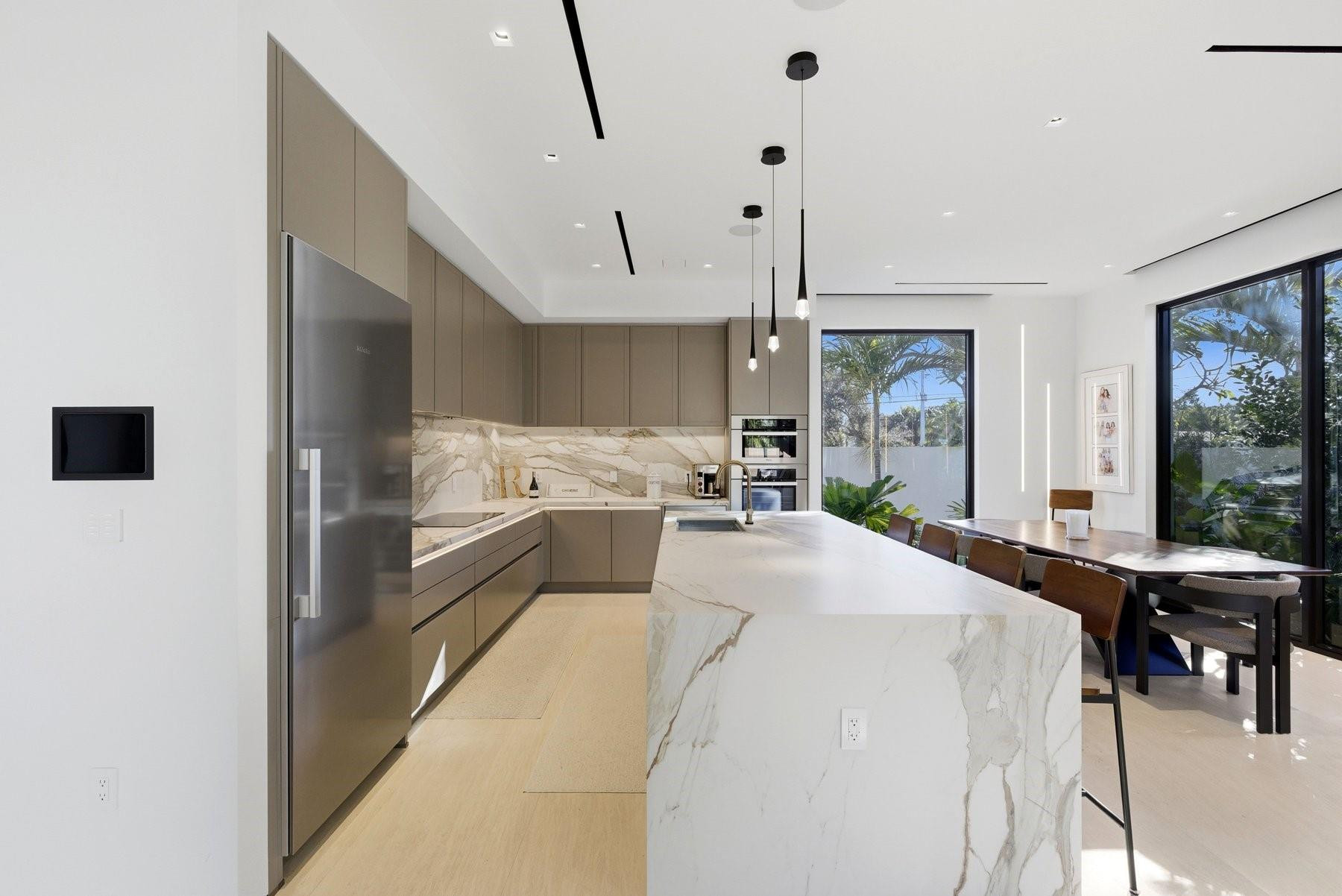 2103 Bayview Fort Lauderdale, FL 33305